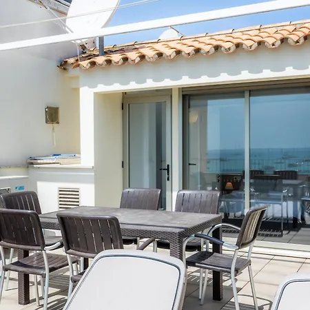 Voramar 33b Joana Attic *